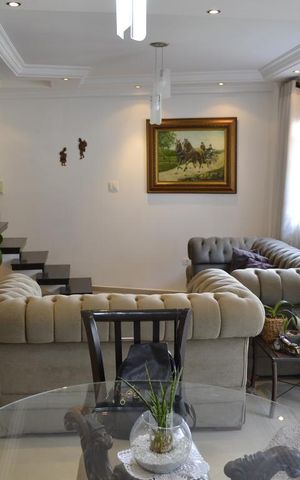 Casa à venda com 575m², 4 quartos e 5 vagasSala