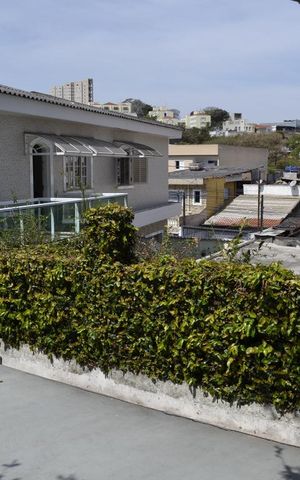 Casa à venda com 575m², 4 quartos e 5 vagasVista