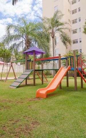Apartamento à venda com 180m², 3 quartos e 3 vagas Apartamento à venda com 180m², 3 quartos e 3 vagasÁrea Comum - Playground