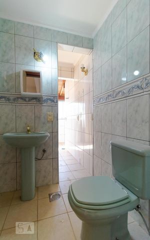 Apartamento à venda com 180m², 3 quartos e 3 vagas Apartamento à venda com 180m², 3 quartos e 3 vagasBanheiro 02
