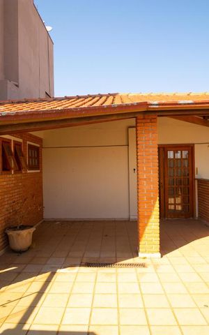 Apartamento à venda com 180m², 3 quartos e 3 vagas Apartamento à venda com 180m², 3 quartos e 3 vagasTerraço