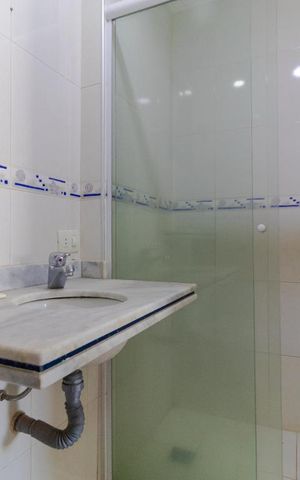 Apartamento à venda com 180m², 3 quartos e 3 vagas Apartamento à venda com 180m², 3 quartos e 3 vagasBanheiro 01