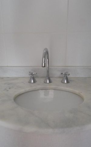 Apartamento à venda com 61m², 2 quartos e 1 vagaSuite - Banheiro