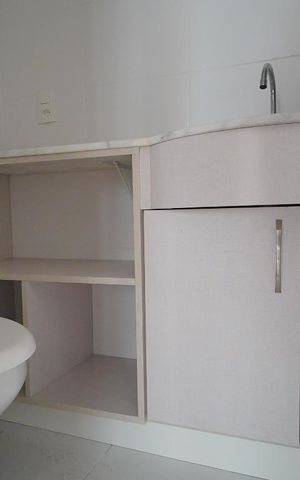 Apartamento à venda com 61m², 2 quartos e 1 vagaSuite - Banheiro
