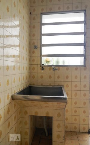 Casa para alugar com 150m², 3 quartos e 1 vaga Casa para alugar com 150m², 3 quartos e 1 vagaLavanderia