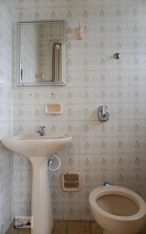 Casa para alugar com 150m², 3 quartos e 1 vaga Casa para alugar com 150m², 3 quartos e 1 vagaBanheiro 2