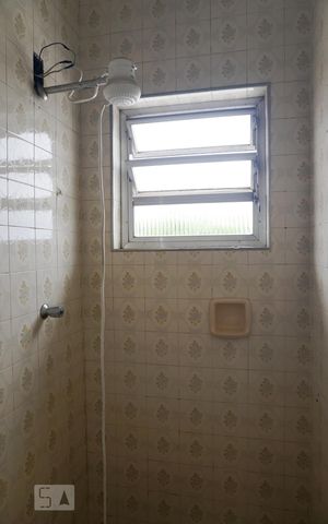 Casa para alugar com 150m², 3 quartos e 1 vaga Casa para alugar com 150m², 3 quartos e 1 vagaBanheiro 2