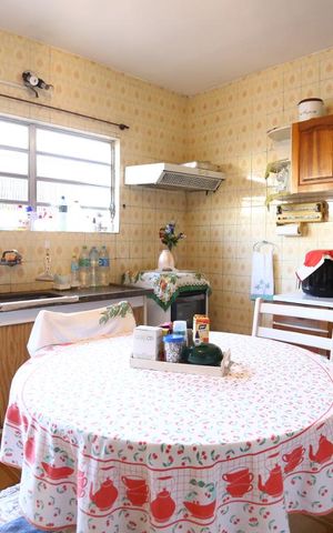 Casa à venda com 185m², 2 quartos e 2 vagasCozinha