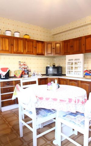 Casa à venda com 185m², 2 quartos e 2 vagasCozinha