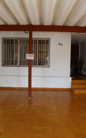 Casa à venda com 185m², 2 quartos e 2 vagasGaragem