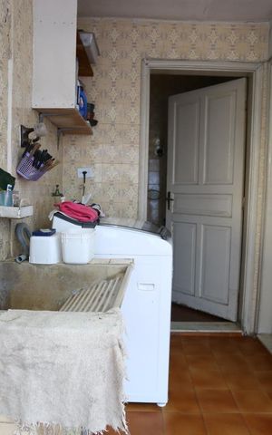 Casa à venda com 185m², 2 quartos e 2 vagasÁrea de Serviço e Quintal