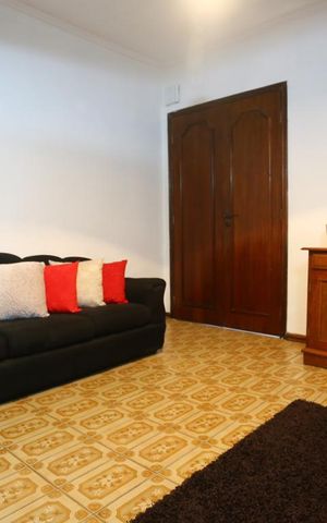 Casa à venda com 185m², 2 quartos e 2 vagasSala