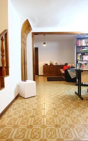 Casa à venda com 185m², 2 quartos e 2 vagasSala