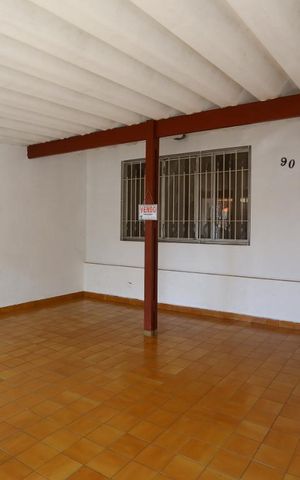 Casa à venda com 185m², 2 quartos e 2 vagasGaragem