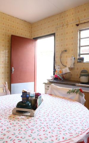 Casa à venda com 185m², 2 quartos e 2 vagasCozinha