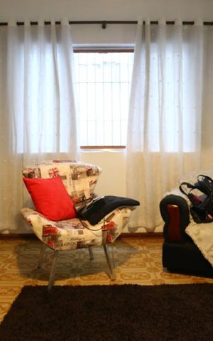 Casa à venda com 185m², 2 quartos e 2 vagasSala