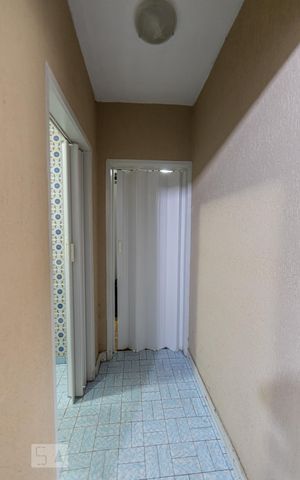 Casa à venda com 556m², 4 quartos e 4 vagas Casa à venda com 556m², 4 quartos e 4 vagasCorredor