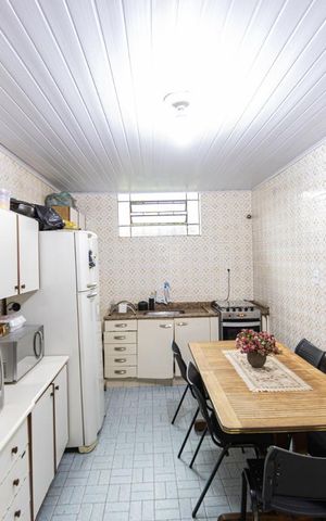 Casa à venda com 556m², 4 quartos e 4 vagas Casa à venda com 556m², 4 quartos e 4 vagasCozinha