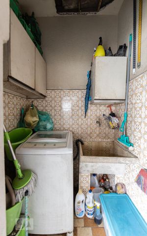 Casa à venda com 556m², 4 quartos e 4 vagas Casa à venda com 556m², 4 quartos e 4 vagasÁrea de Serviço