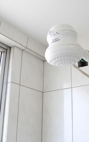 Apartamento à venda com 60m², 2 quartos e 1 vagaDetalhe banheiro