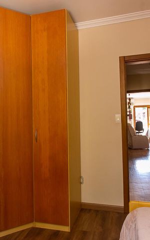 Casa à venda com 198m², 3 quartos e 2 vagas Casa à venda com 198m², 3 quartos e 2 vagasQuarto1