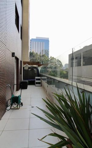Apartamento à venda com 380m², 3 quartos e 3 vagas Apartamento à venda com 380m², 3 quartos e 3 vagasVaranda