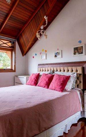Casa à venda com 450m², 4 quartos e 4 vagas Casa à venda com 450m², 4 quartos e 4 vagasQuarto 2