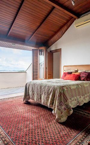 Casa à venda com 450m², 4 quartos e 4 vagas Casa à venda com 450m², 4 quartos e 4 vagasSuíte 2