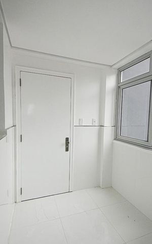 Apartamento à venda com 210m², 3 quartos e 1 vagaCozinha e Área de Serviço