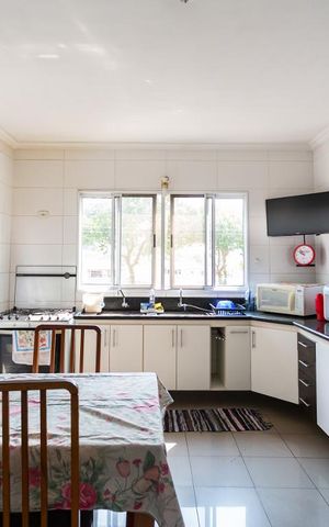 Casa à venda com 510m², 4 quartos e 3 vagas Casa à venda com 510m², 4 quartos e 3 vagasCozinha