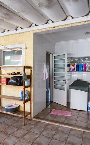 Casa à venda com 510m², 4 quartos e 3 vagas Casa à venda com 510m², 4 quartos e 3 vagasÁrea de Serviço