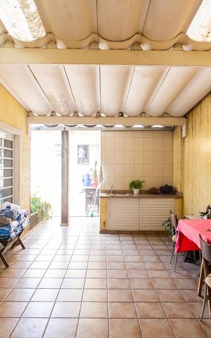 Casa à venda com 510m², 4 quartos e 3 vagas Casa à venda com 510m², 4 quartos e 3 vagasQuintal