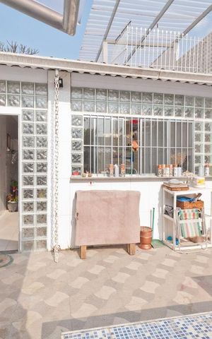 Casa à venda com 250m², 4 quartos e 4 vagas Casa à venda com 250m², 4 quartos e 4 vagasQuintal