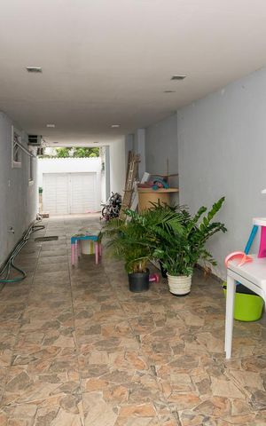 Casa de condomínio à venda com 650m², 6 quartos e 4 vagas Casa de condomínio à venda com 650m², 6 quartos e 4 vagasGaragem