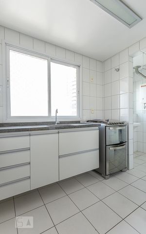 Apartamento à venda com 76m², 3 quartos e 2 vagasCozinha