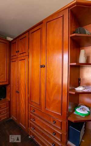 Casa à venda com 150m², 4 quartos e 2 vagasDetalhe