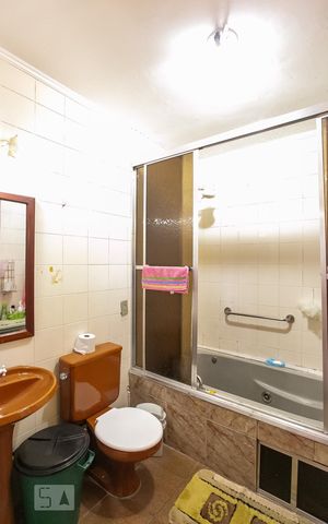 Casa à venda com 150m², 4 quartos e 2 vagasBanheiro da Suíte