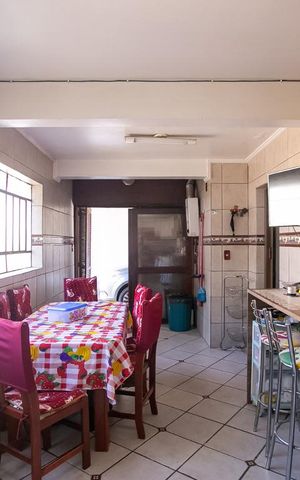 Casa à venda com 150m², 4 quartos e 2 vagasCozinha