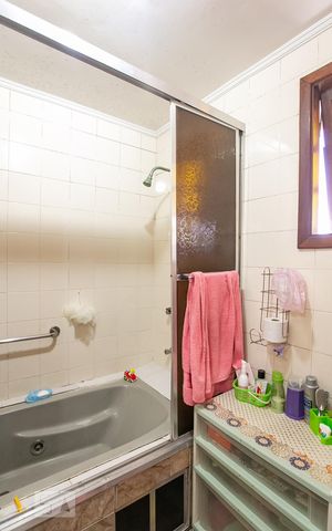 Casa à venda com 150m², 4 quartos e 2 vagasBanheiro da Suíte