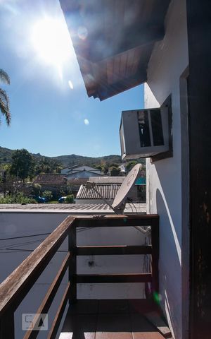 Casa à venda com 150m², 4 quartos e 2 vagasSacada
