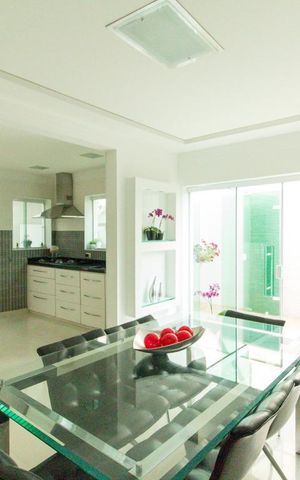 Casa à venda com 201m², 3 quartos e 4 vagas Casa à venda com 201m², 3 quartos e 4 vagasSala de Jantar