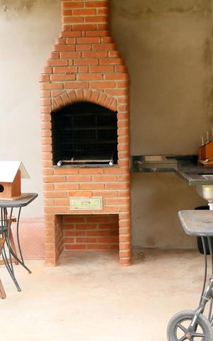 Casa à venda com 400m², 5 quartos e 8 vagas Casa à venda com 400m², 5 quartos e 8 vagasChurrasqueira