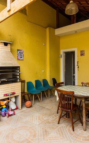 Casa à venda com 117m², 2 quartos e 3 vagasVaranda