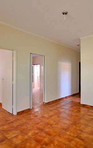 Casa à venda com 200m², 3 quartos e 2 vagasSala