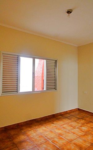 Casa à venda com 200m², 3 quartos e 2 vagasQuarto Suíte