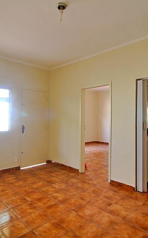 Casa à venda com 200m², 3 quartos e 2 vagasSala