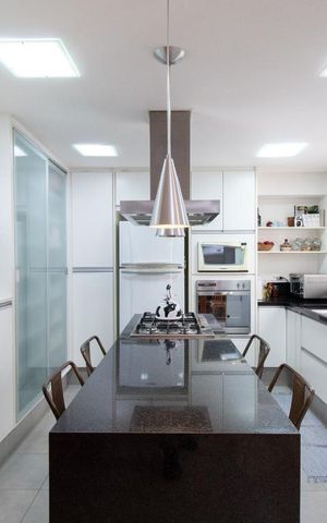 Casa à venda com 192m², 3 quartos e 2 vagas Casa à venda com 192m², 3 quartos e 2 vagasCozinha