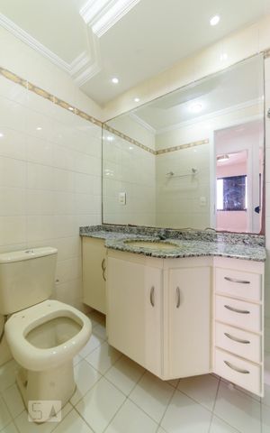 Apartamento para alugar com 66m², 2 quartos e 2 vagas Apartamento para alugar com 66m², 2 quartos e 2 vagasBanheiro Social