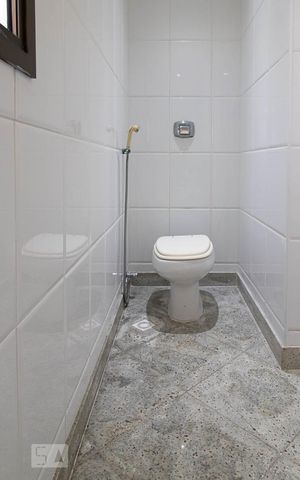 Apartamento à venda com 347m², 4 quartos e 5 vagas Apartamento à venda com 347m², 4 quartos e 5 vagasBanheiro da suíte 4