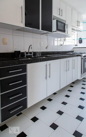 Apartamento à venda com 347m², 4 quartos e 5 vagas Apartamento à venda com 347m², 4 quartos e 5 vagasCozinha
